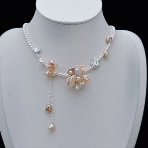 X745 Handmade Freshwater Baroque Pearl Flower Butterfly Dainty Necklace - Picture 8 of 8